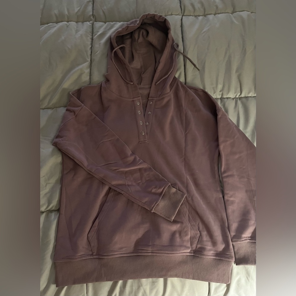 Woman’s Medium Hoodie with V-Neck & Snaps | Rose Colored | Never Worn
